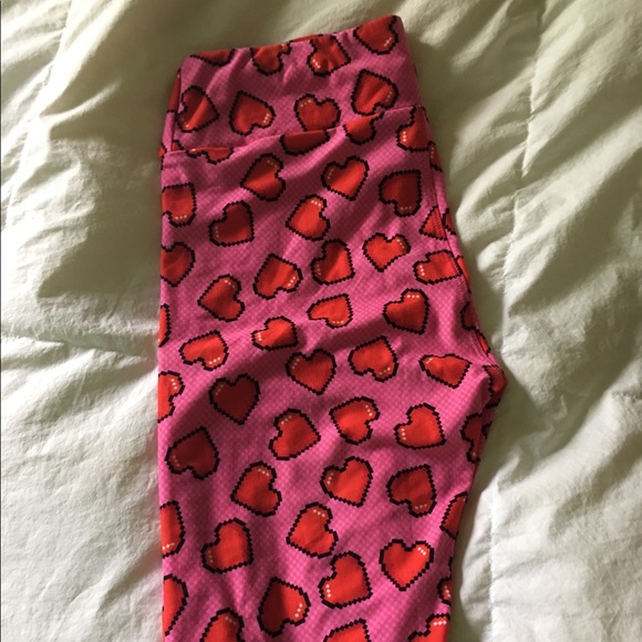 Lularoe Valentine Pixel Heart Leggings OS - Picture 1 of 1