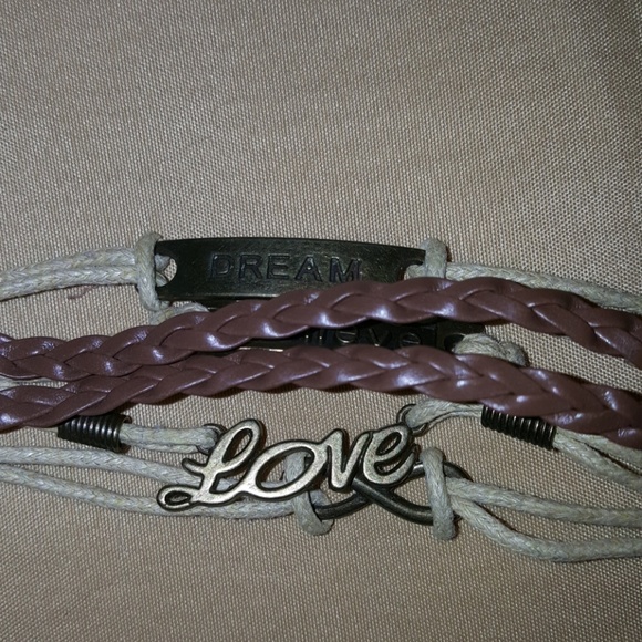Bracelets - Picture 2 of 5