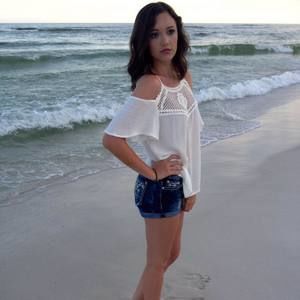 Meet your Posher, Hannah