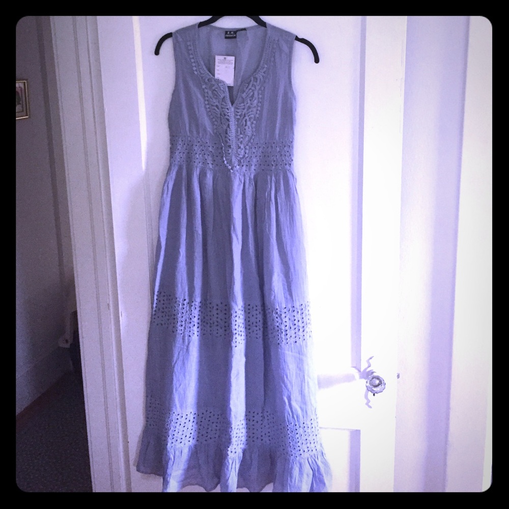 Peasant dress with beautiful detail
