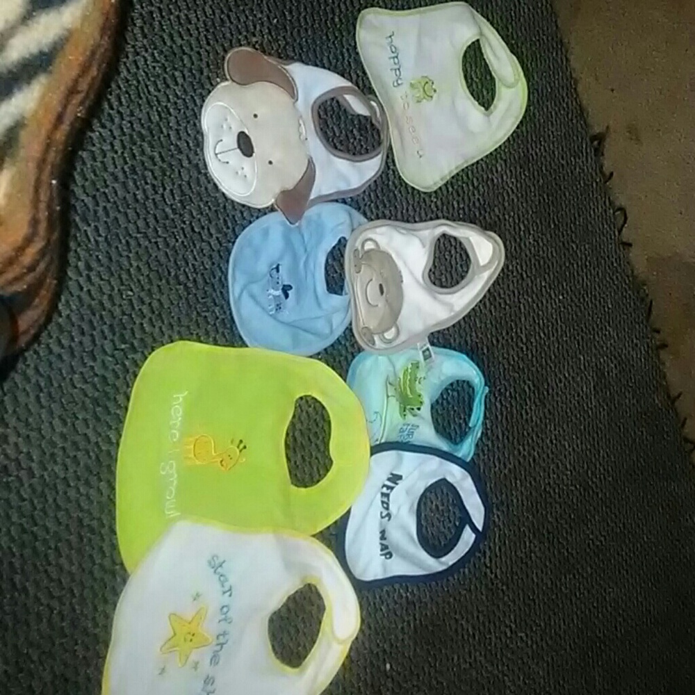 Bundle 8 Bibs never used