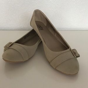 Cathy Jean tan ballet flats