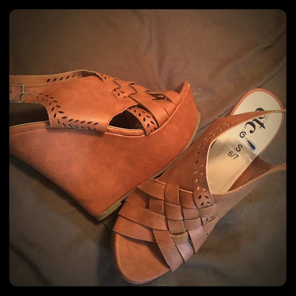 Rue21 brown wedges