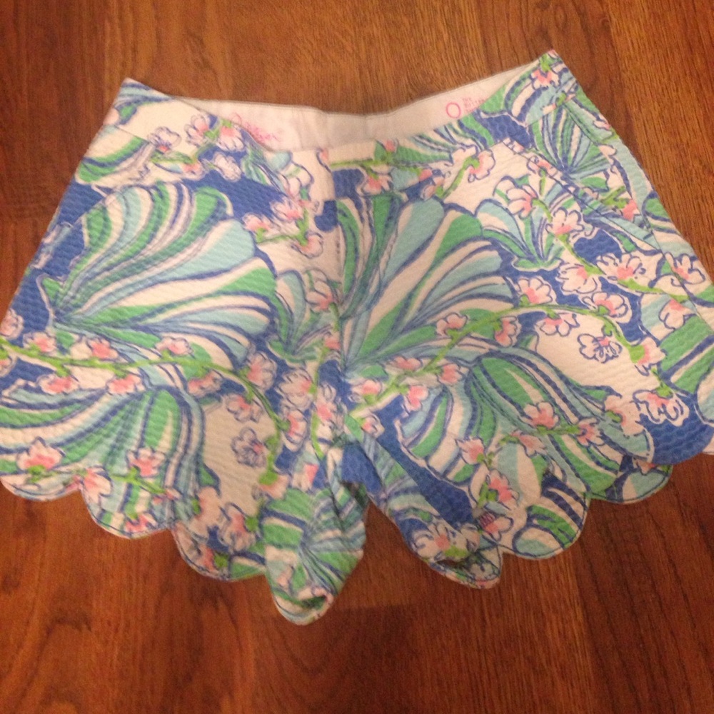 Lilly Pulitzer buttercup shorts