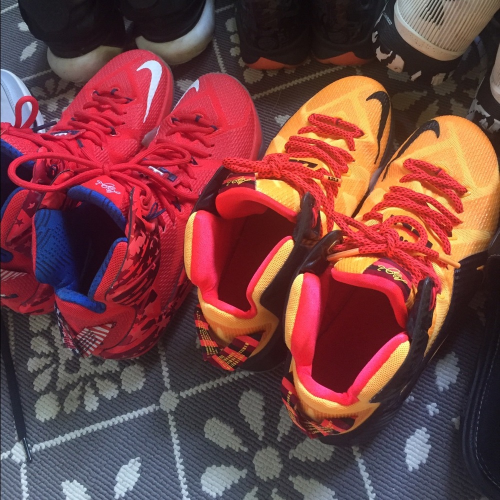 Nike lebron James sneakers