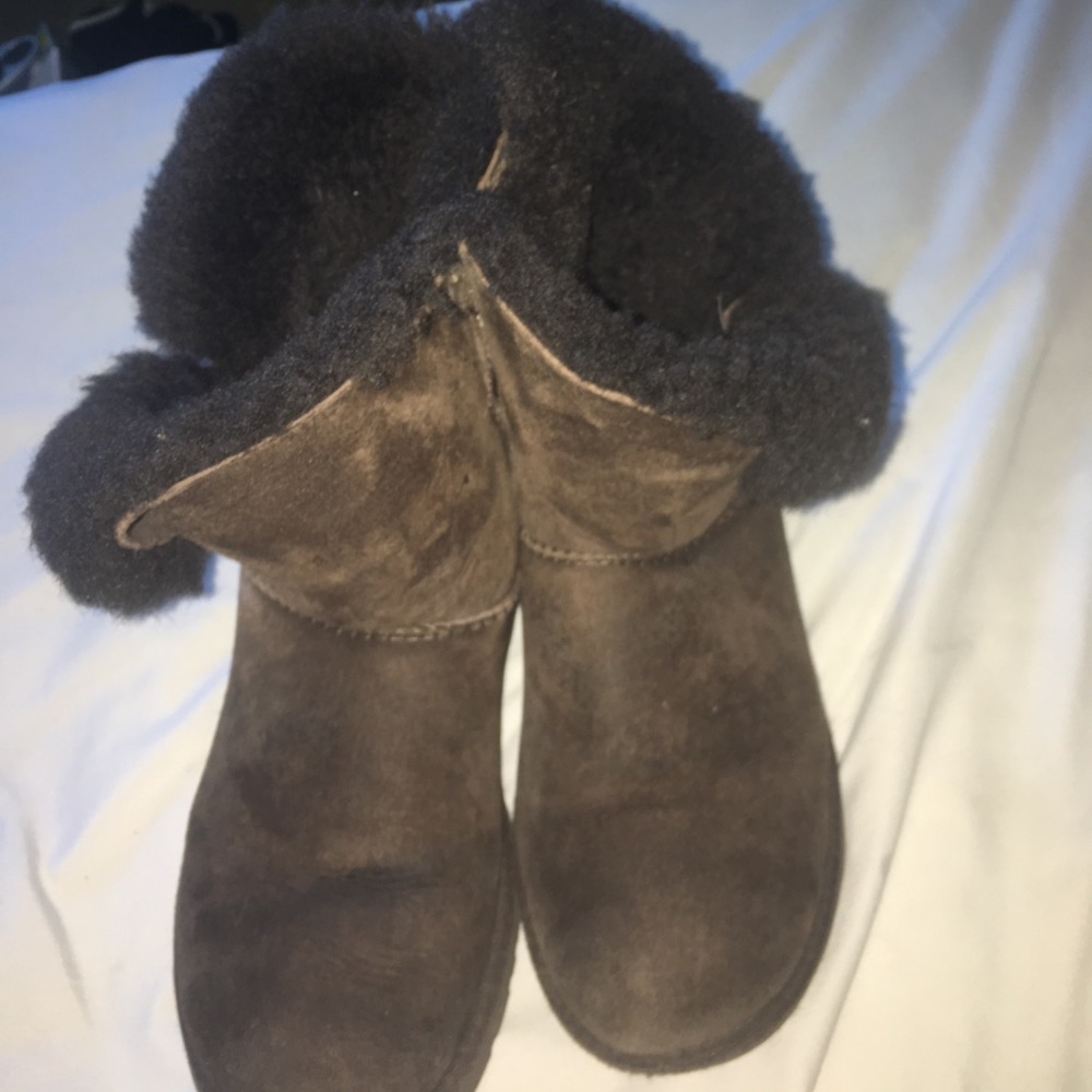Brown uggs with button