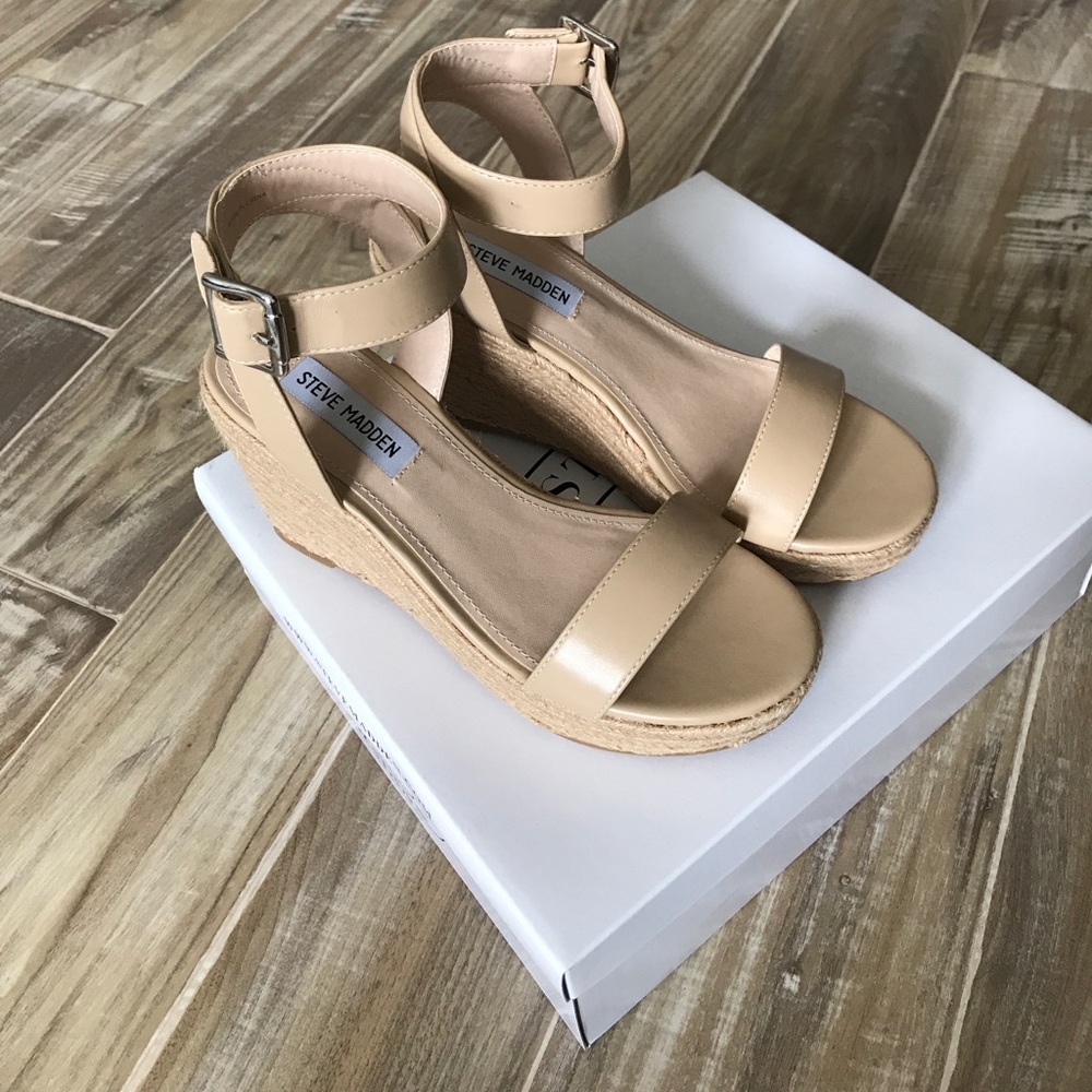 Steve Madden | Nude Wedges