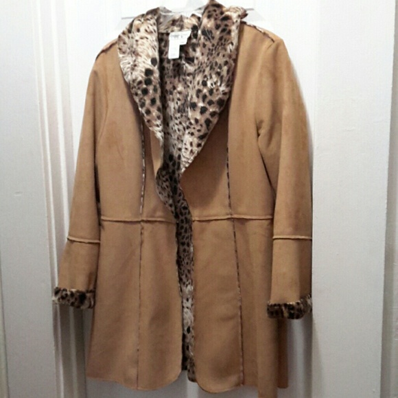 Faux suede coat w faux leopard fur inside. - Picture 2 of 6