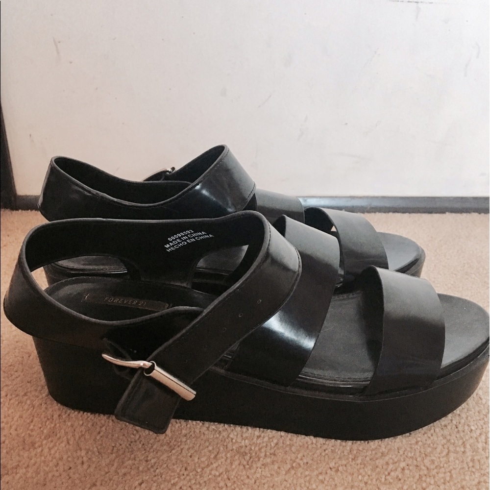 Platform sandals