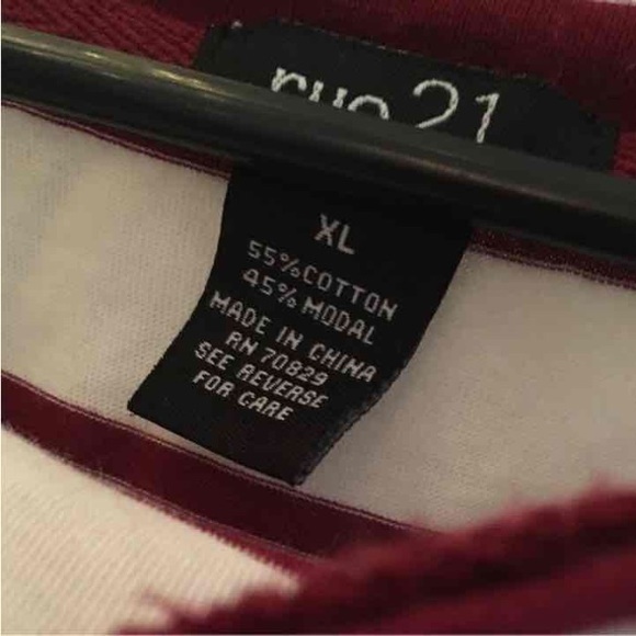 Crop top - Picture 2 of 2