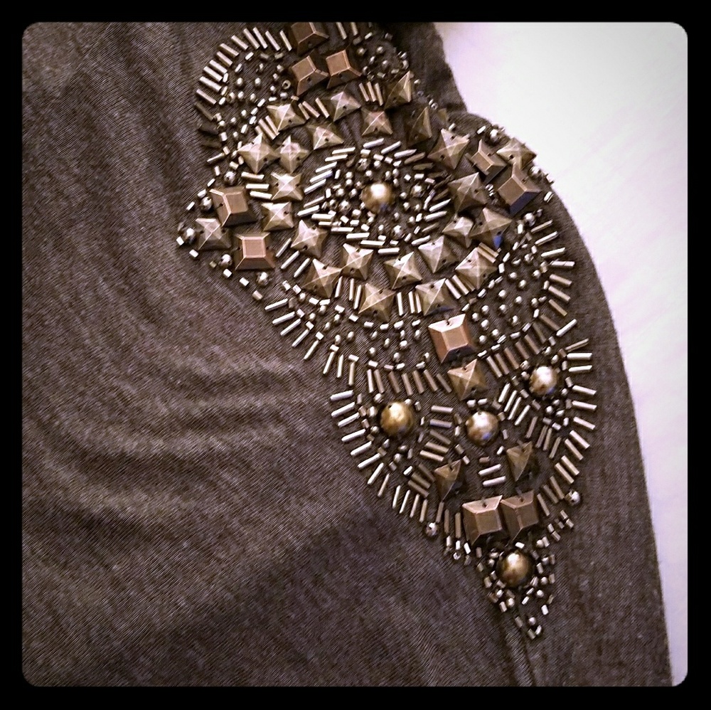 **CLOSET CLEAR OUT SALE!**3/4 beaded cap top