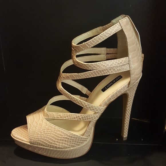 Faux snakeskin heels - Picture 2 of 5