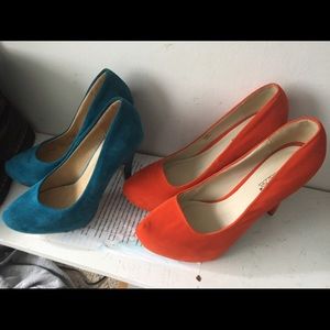 Orange nt worn 8.5 -$19 aqua 8.5 lightly worn $9