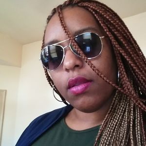 Meet your Posher, Crystal