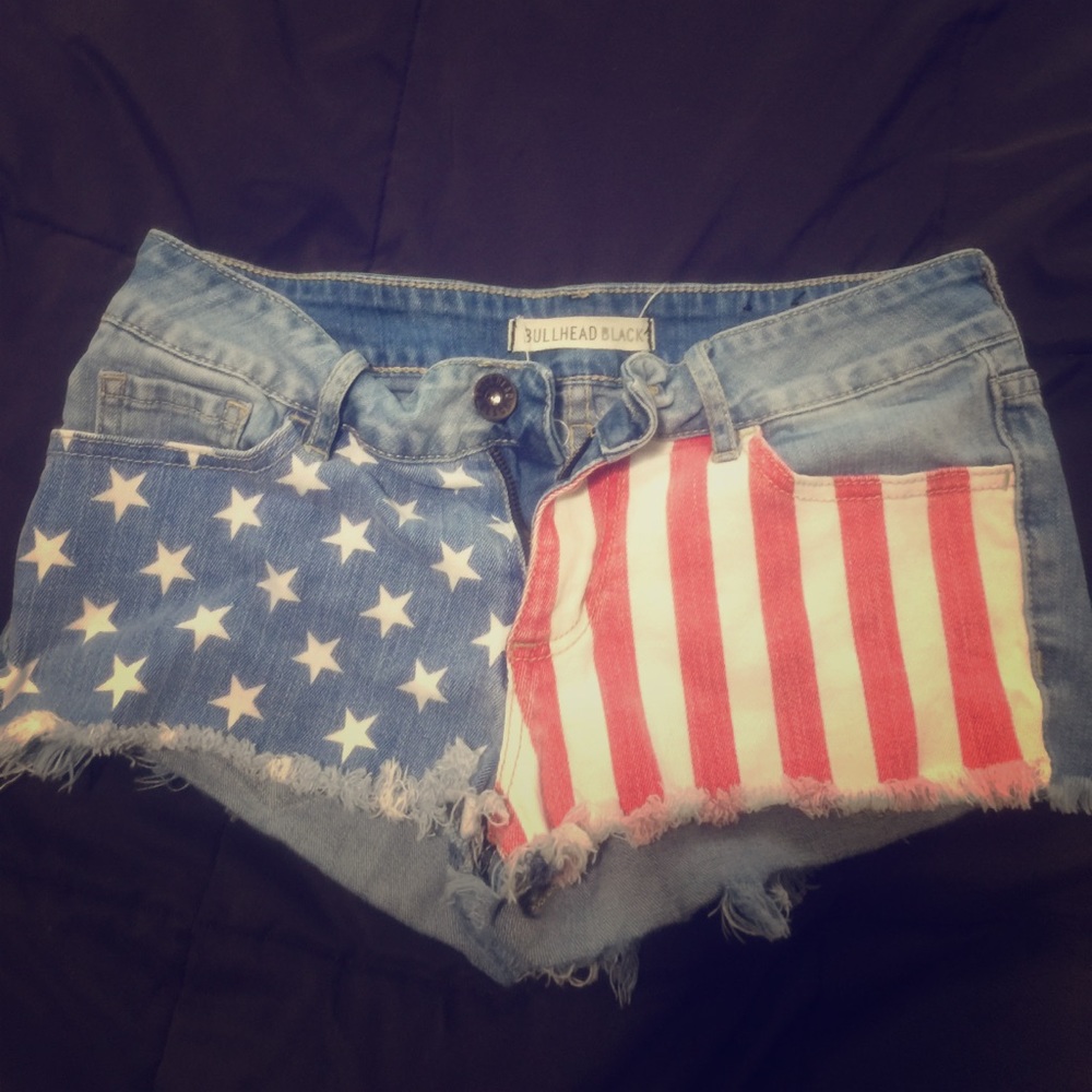 ⛺️Bullhead shorts size 3