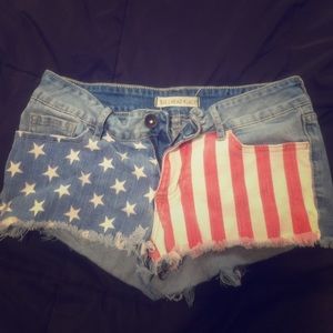 ⛺️Bullhead shorts size 3