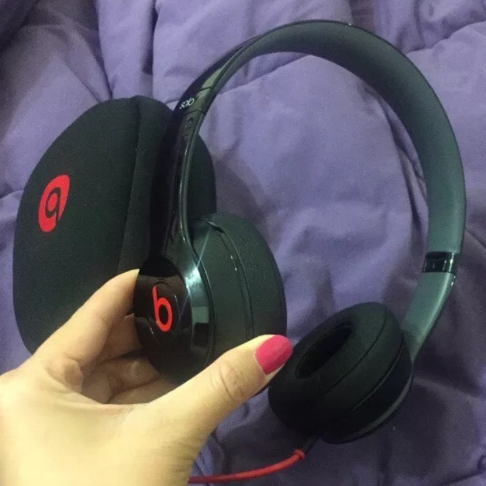 Beats by Dre a Solo 2 headphones black/red