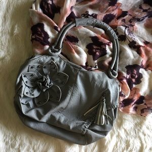 🌸Gray Soft Leather Boutique Purse w Detailing🌸