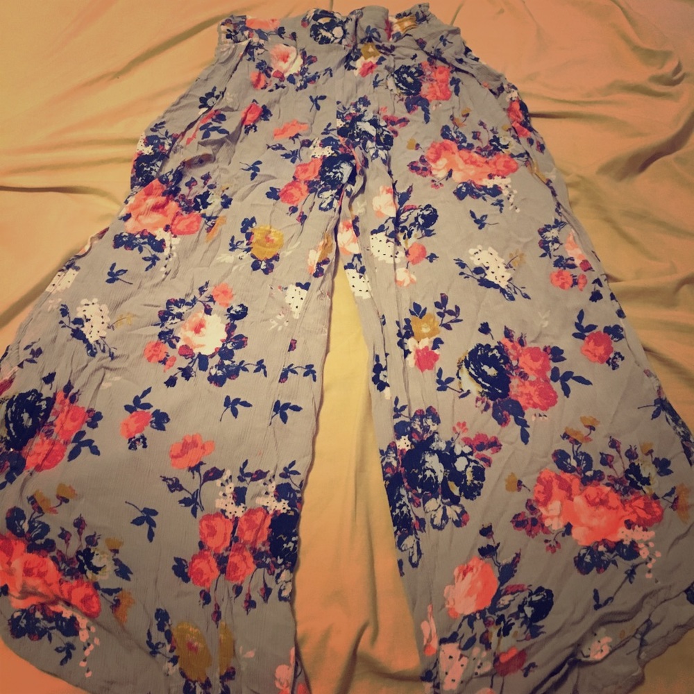 Open leg floral gouchos