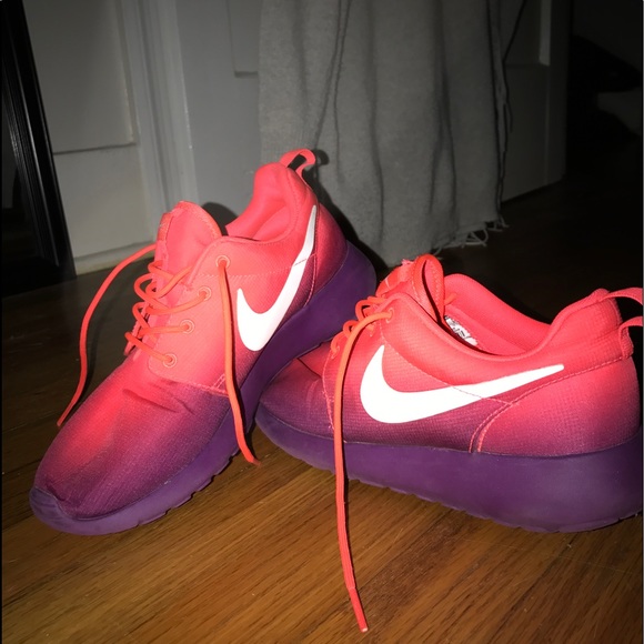 Nike Rouche Runs Customized. - Picture 2 of 2