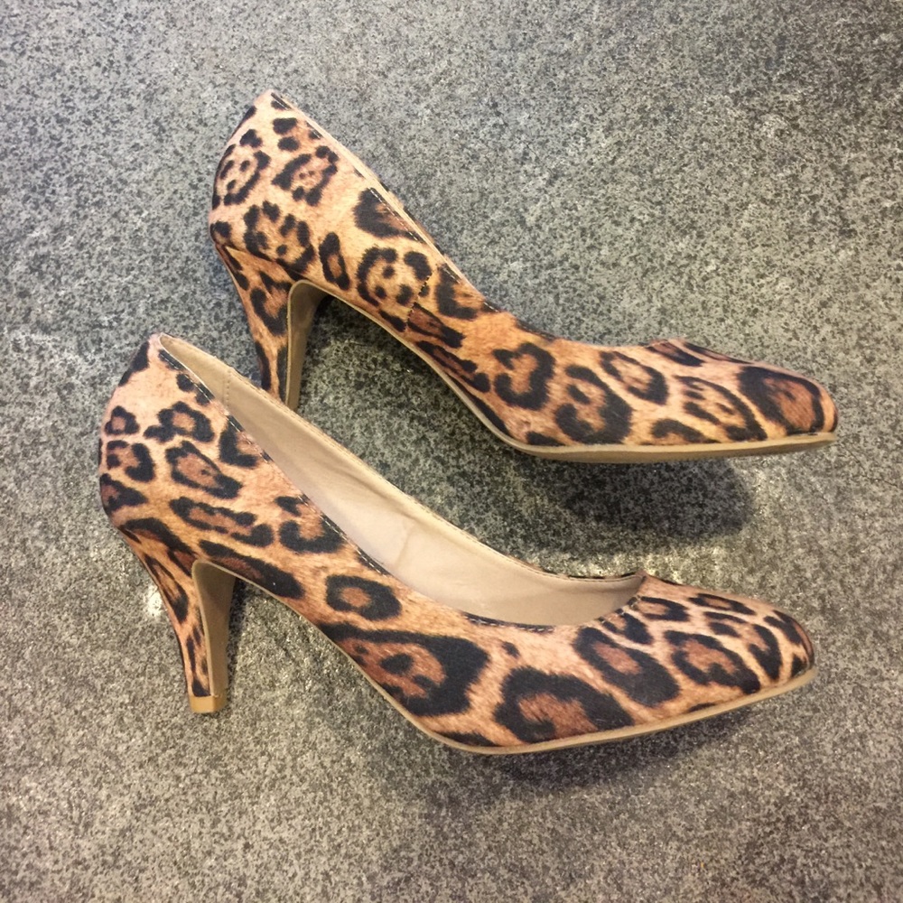 Cheetah Olsenboye pumps sz8.5