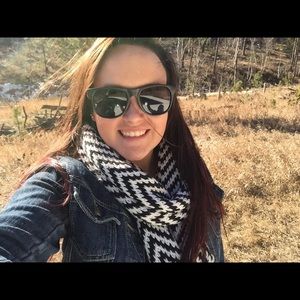 Meet your Posher, Carolyn