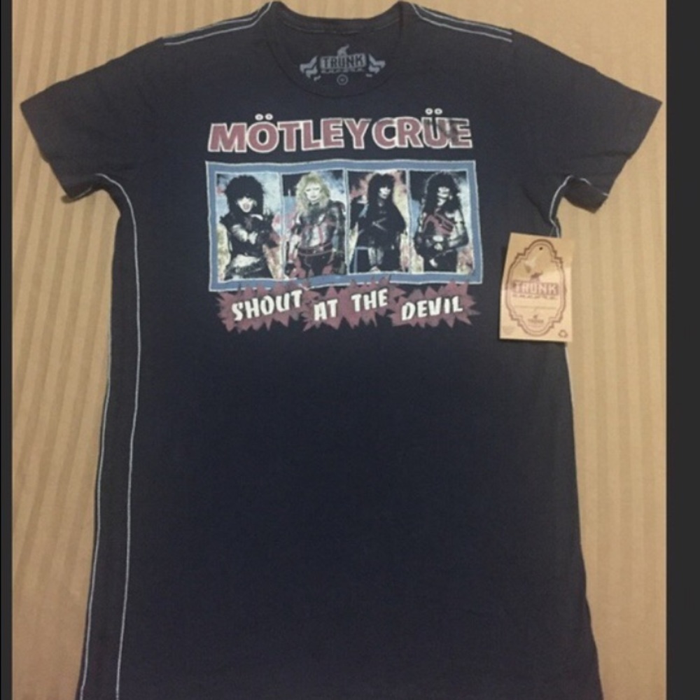 NWOT Trunk LTD Motley Crew Graphic Band Tee sz S