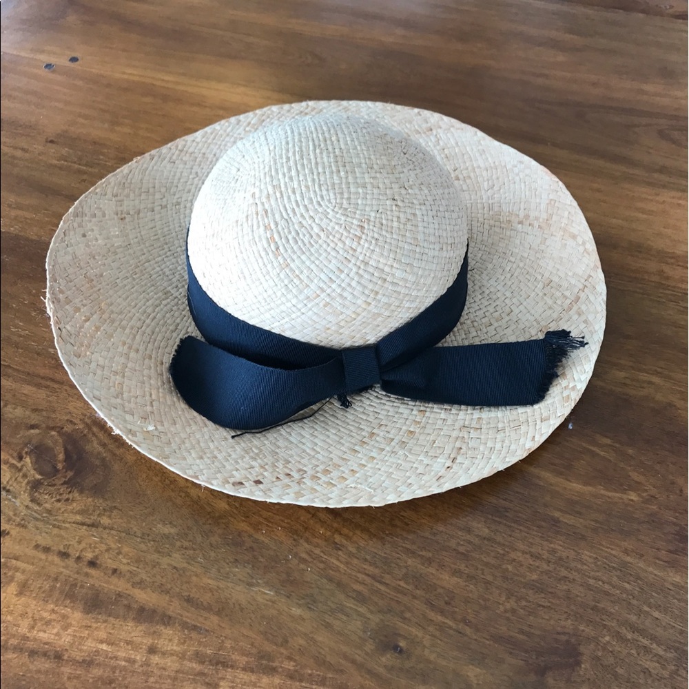 Chic summer raffia hat