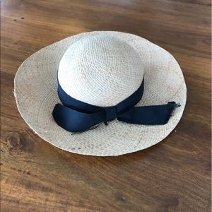 Chic summer raffia hat