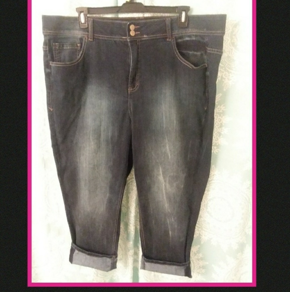 Very flattering Lane bryant cropped jeans