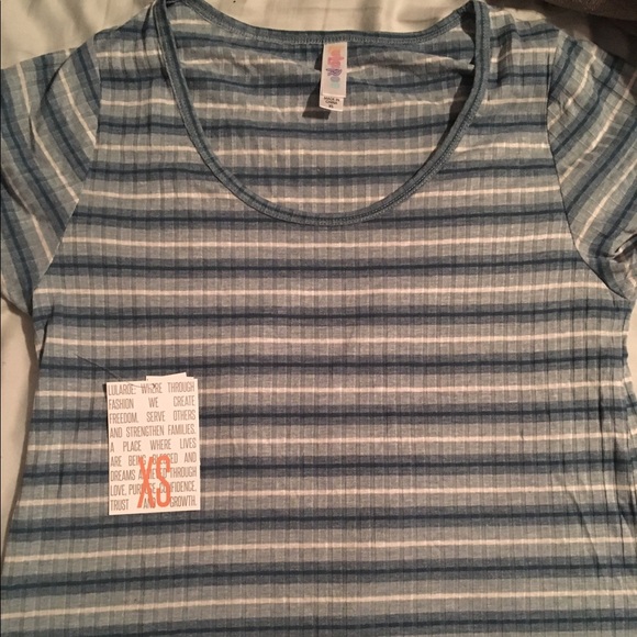 Brand new LuLaRoe Classic T XSmall - Picture 1 of 2