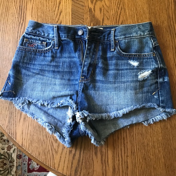Hollister high waisted jean shorts - Picture 1 of 3
