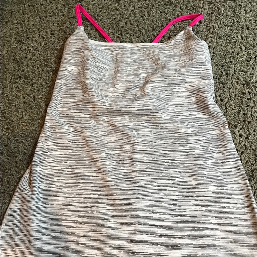 Lululemon tank