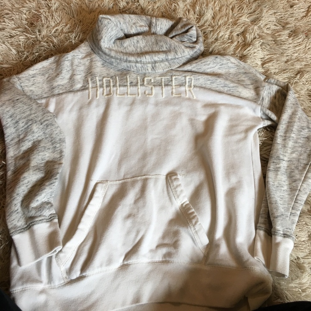 Hollister sweatshirt