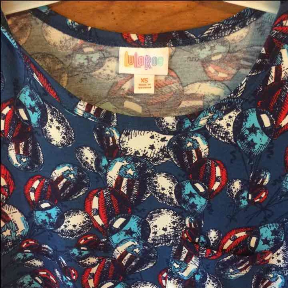 NEW LuLaRoe Americana Carly XS