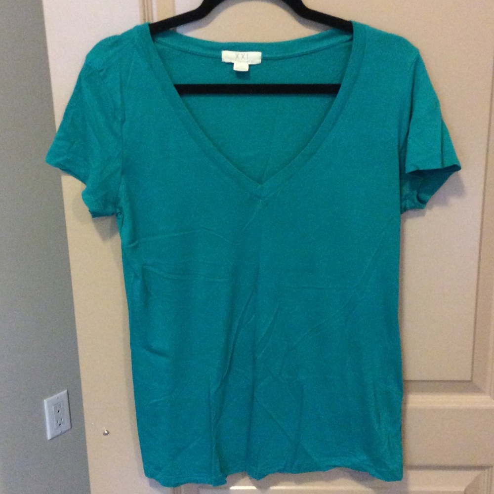 Basic Green V-neck