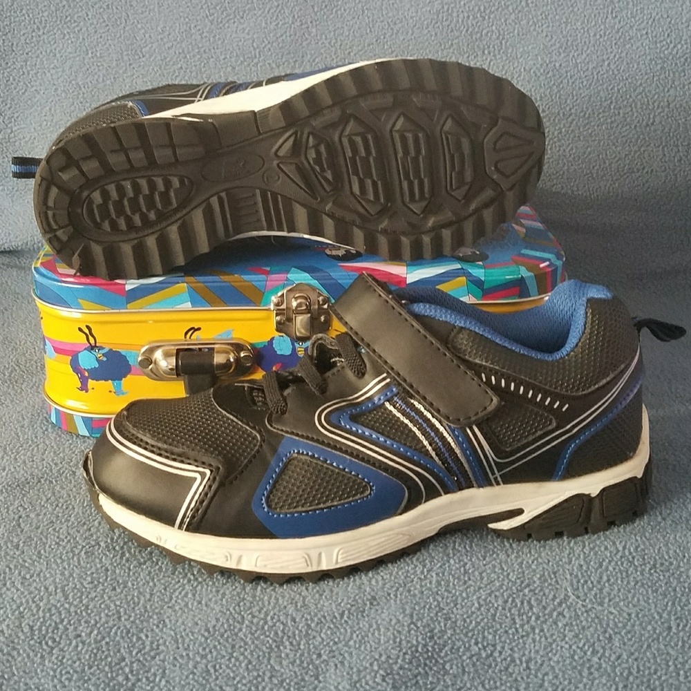 Starter Boys' Lightweight Athletic Shoes