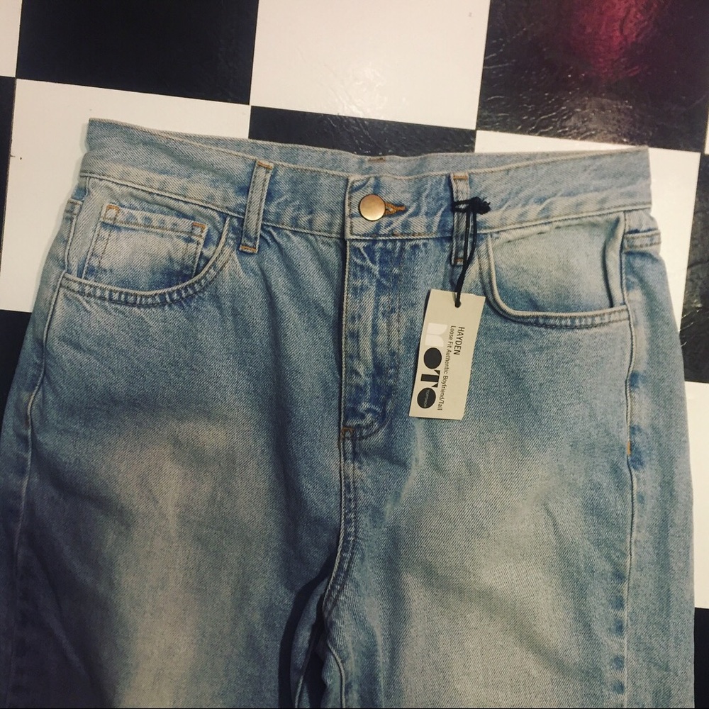 NEW WITH TAG - Topshop MOTO Jeans Size US 2