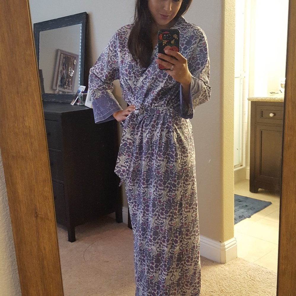 Plum pretty sugar robe size L