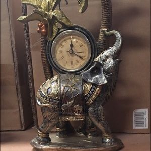 Elephant palm tree clock