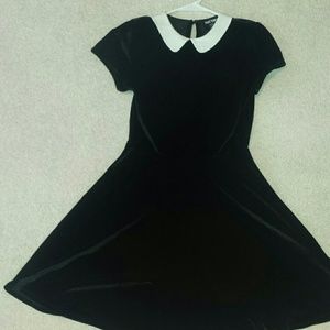 Hottopic Wednesday Adams Velvet Dress