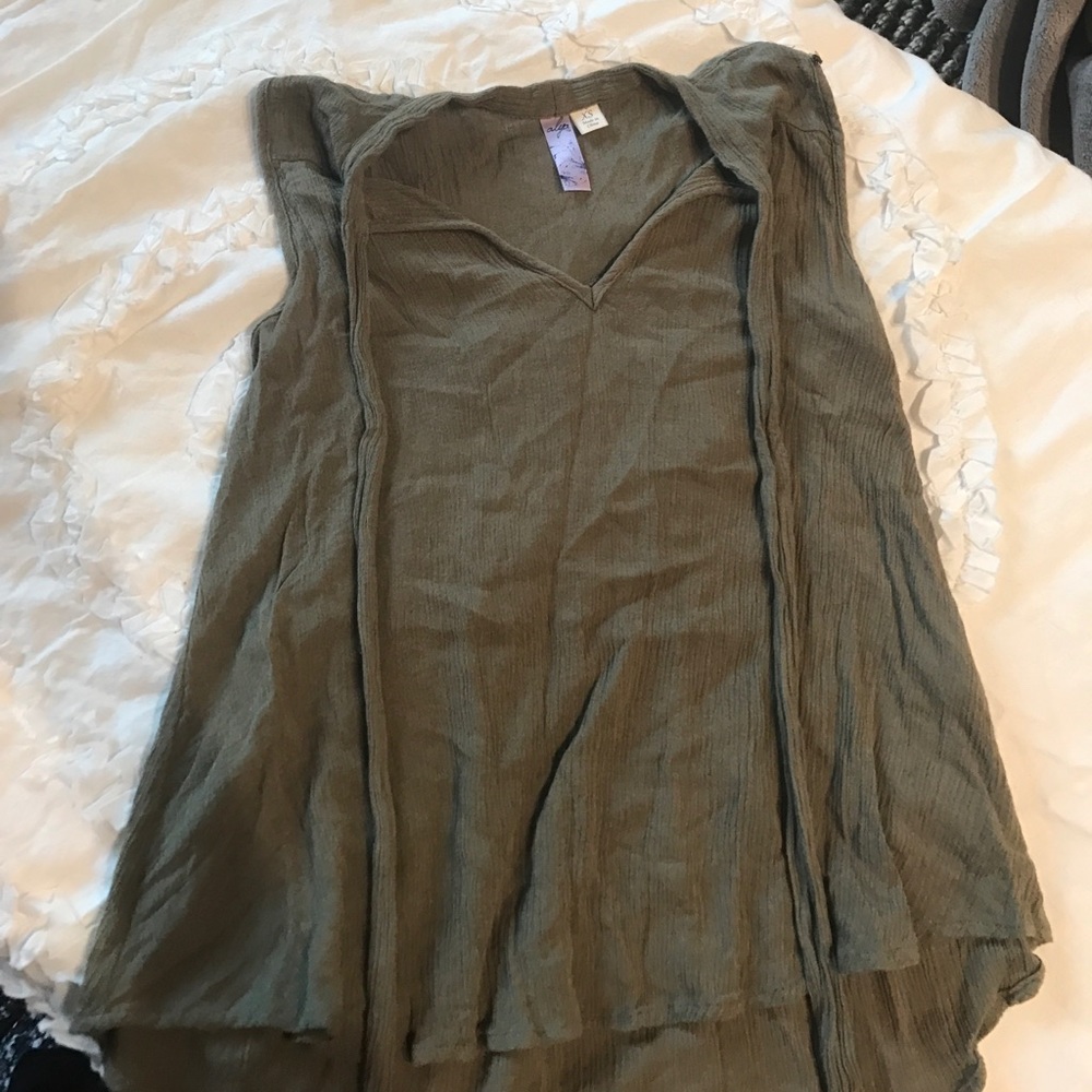 SOLD 3/$20 - Francesca’s Olive Green Tank