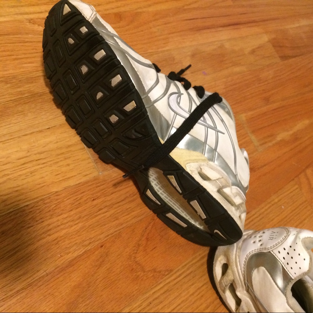 Running shoes - Picture 2 of 2