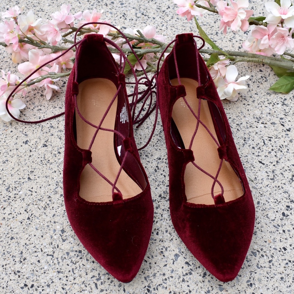 🌸 Velvet Ankle Lace Up Flats