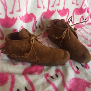 Peter Pan Minnetonka Moccasin Fringe Tie Up