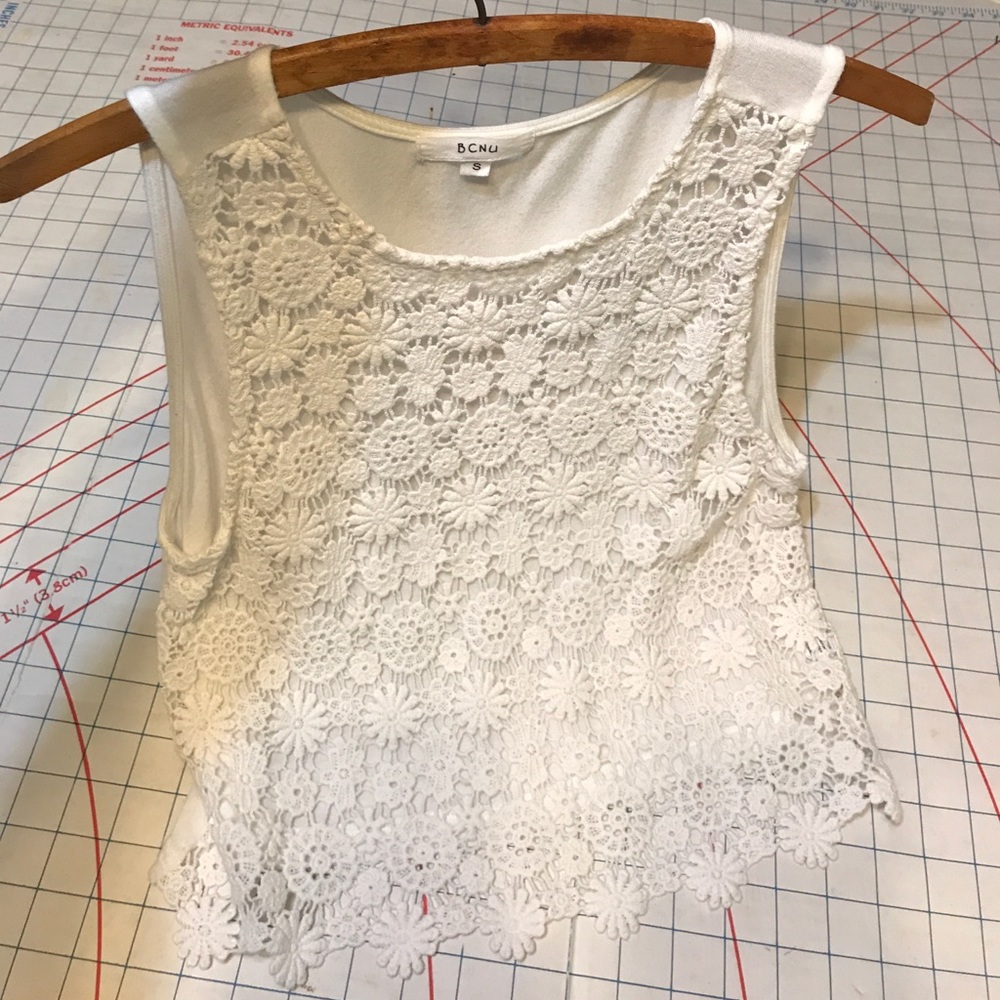 BCNU CROCHETED TOP, SIZE SMALL