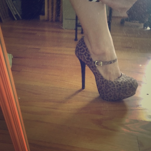Charlottes Russe leopard heel w strap - Picture 2 of 6