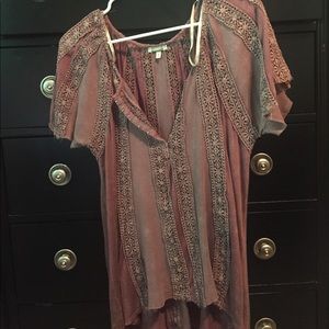 Never worn buckle top!!