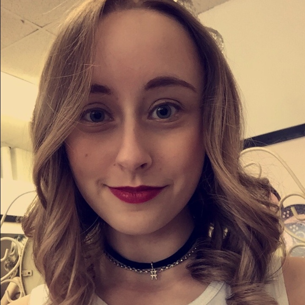 Meet your Posher, Makayla
