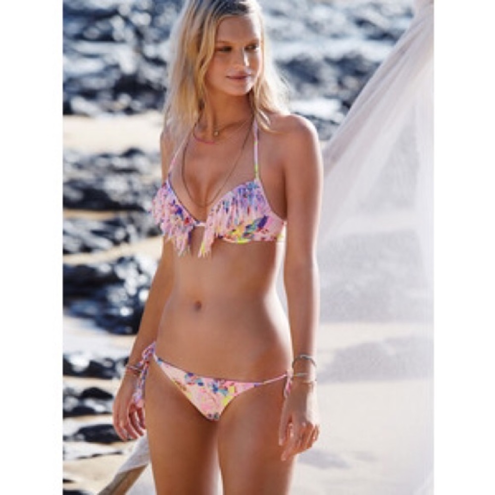 💥Flash sale!💥 Victoria Secret fringe bikini set!